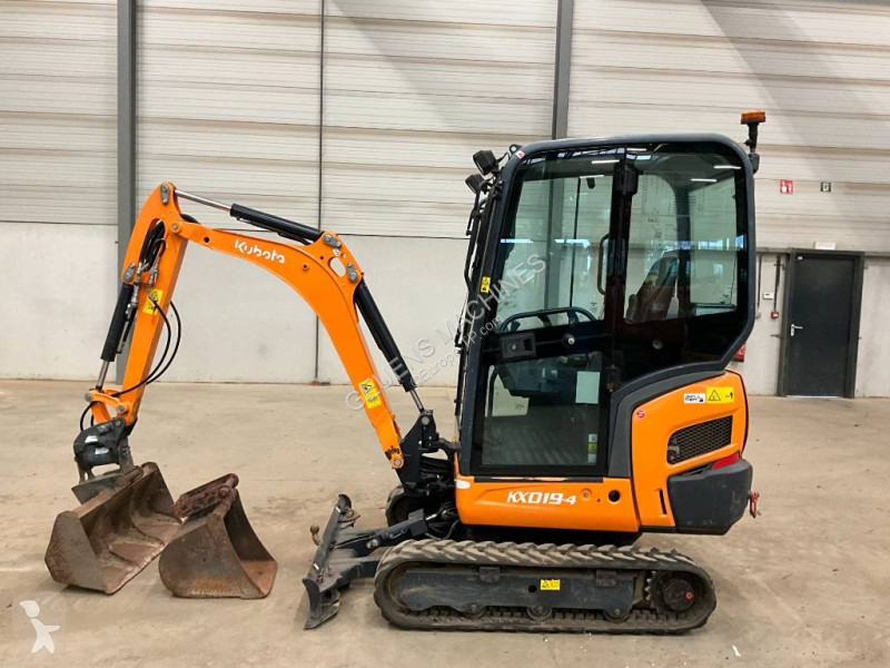 Багер Kubota 0194