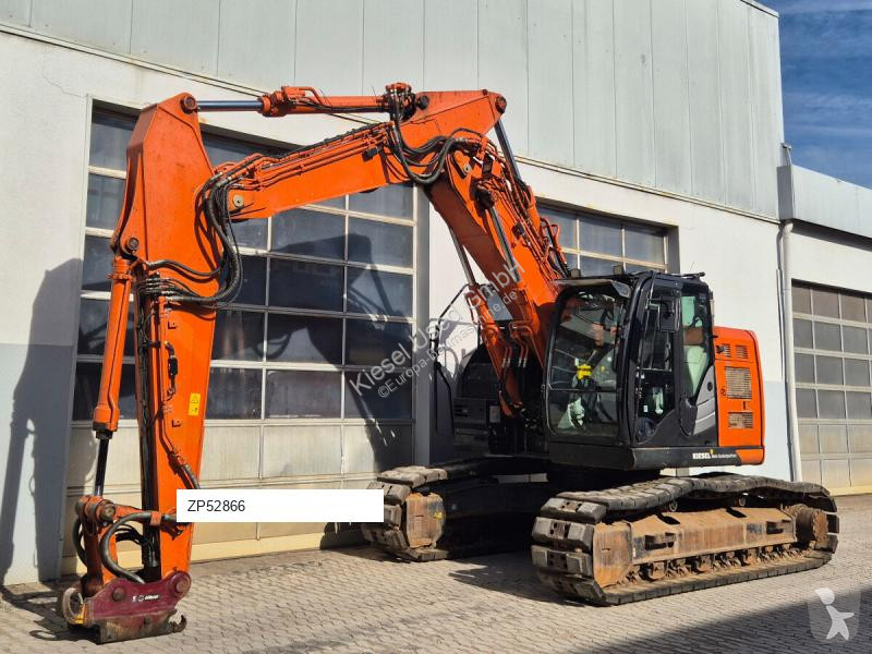Багер Hitachi