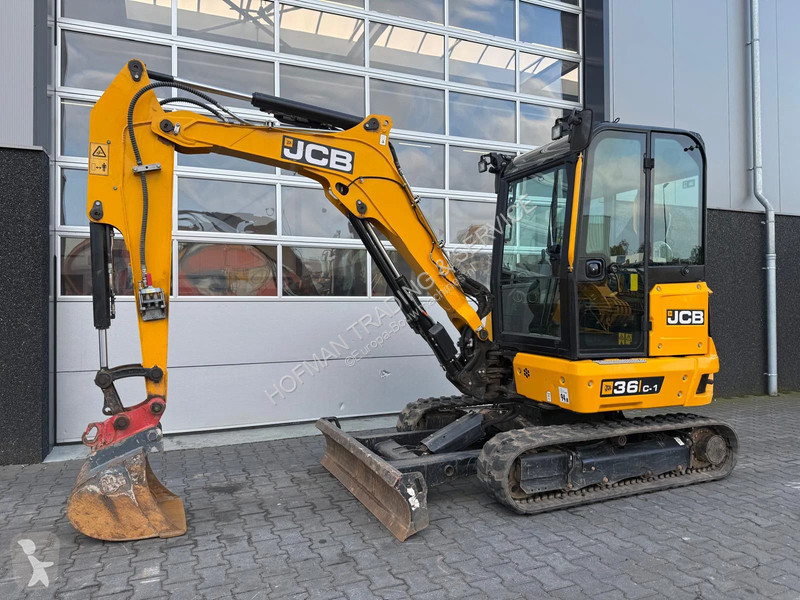 Багер JCB 36C-1