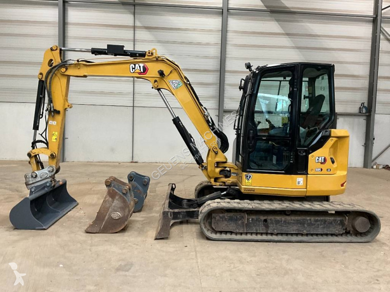 Багер Caterpillar CR