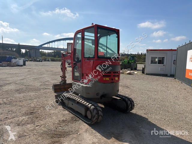 Багер Volvo ECR25D