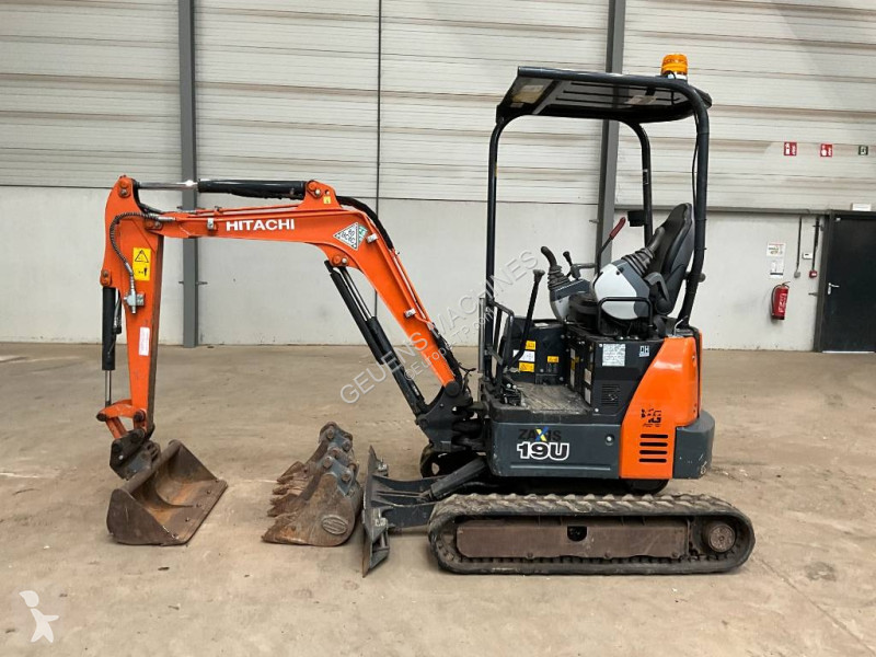 Багер Hitachi ZX 19 U-6