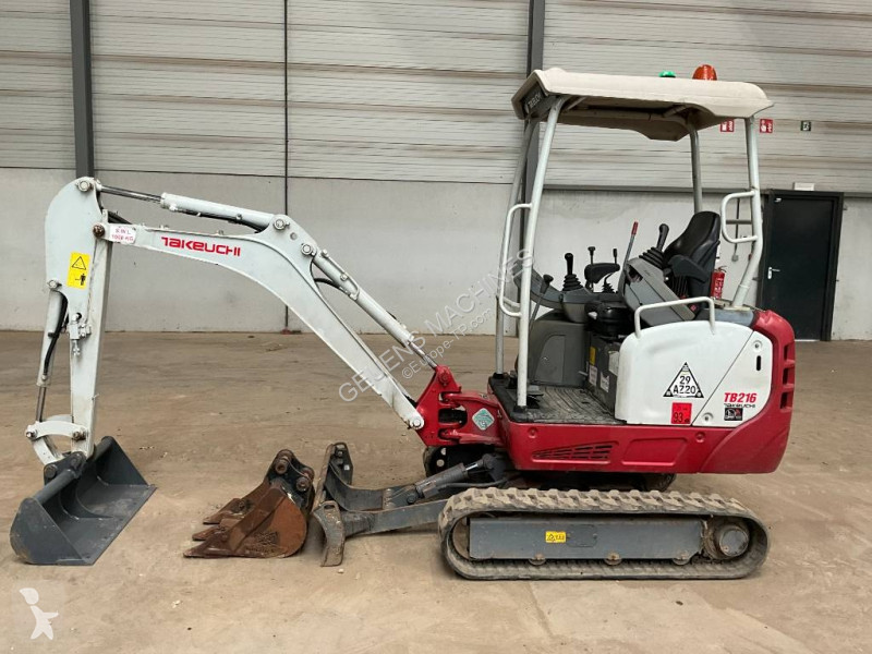 Багер Takeuchi TB 216