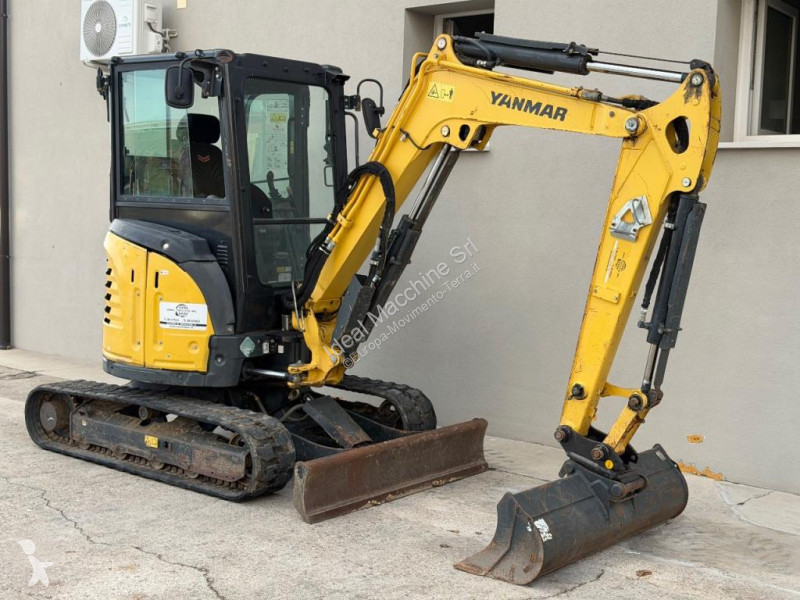 جرافة Yanmar