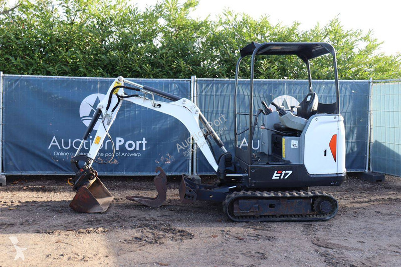 Багер Bobcat E17