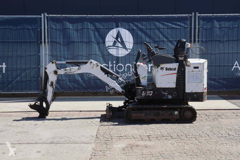 Багер Bobcat