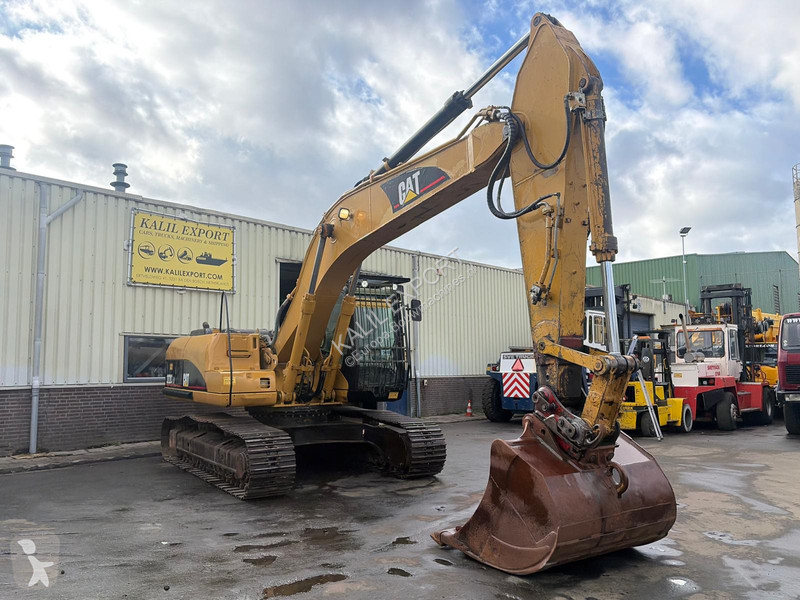 جرافة Caterpillar 322C Excavator - 26.2T -...