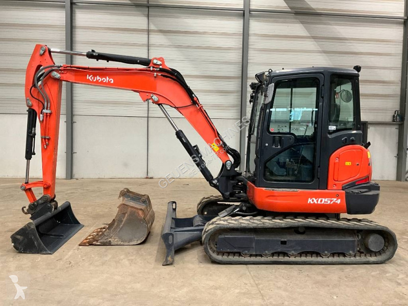 Багер Kubota 0574
