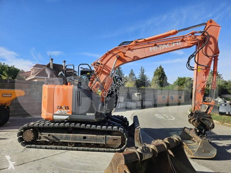 جرافة Hitachi ZX 135 US