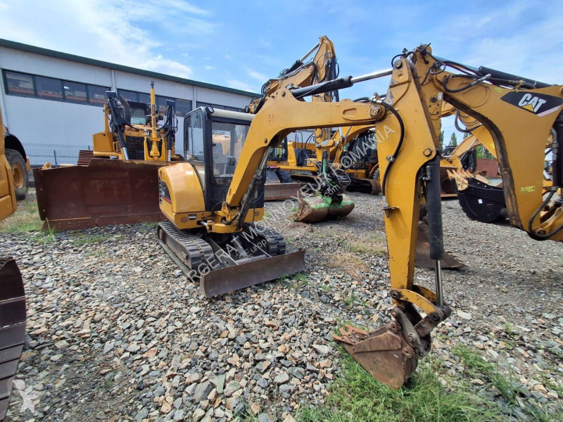 Багер Caterpillar