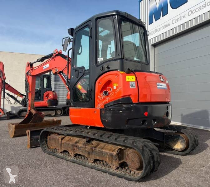 Багер Kubota