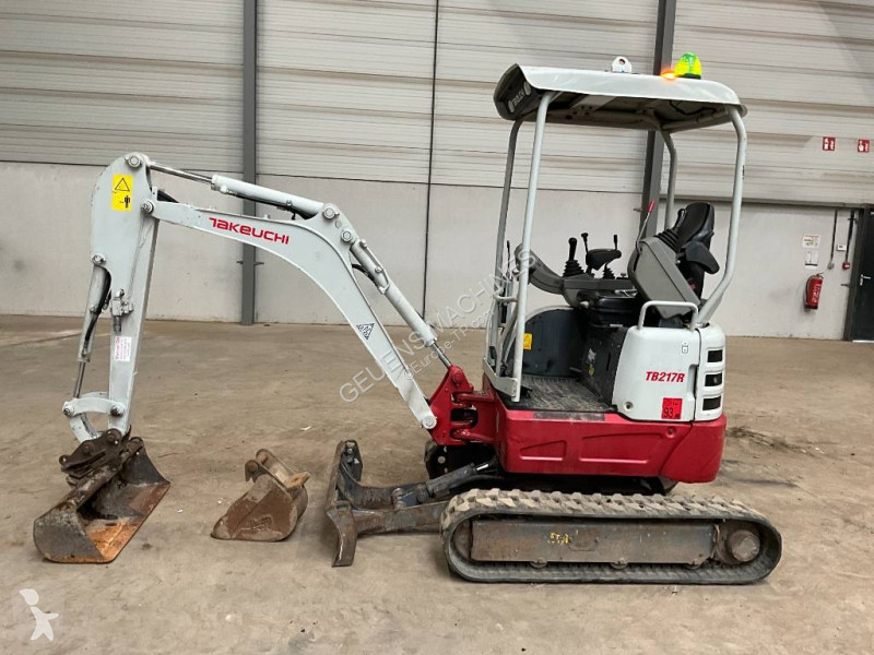 جرافة Takeuchi TB 217 R