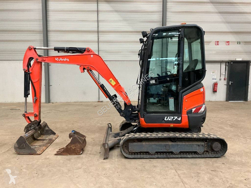 Багер Kubota 274