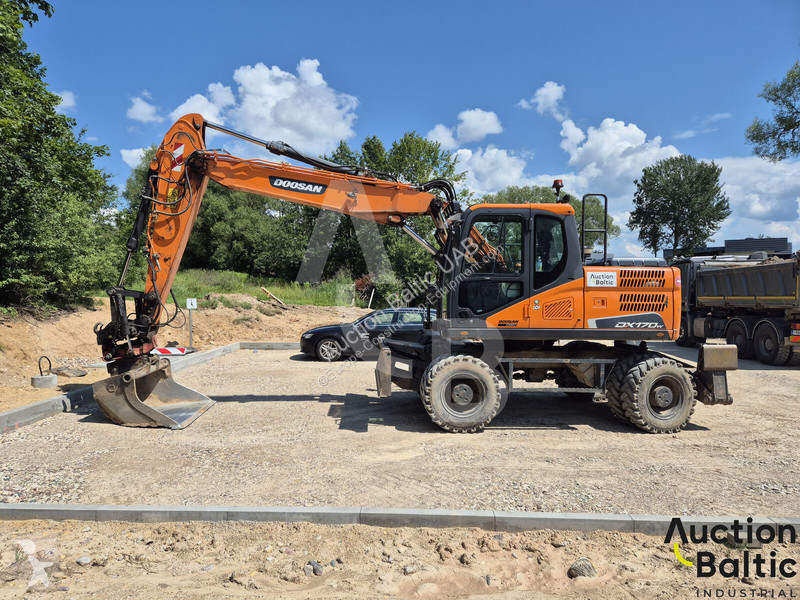 Багер Doosan W5