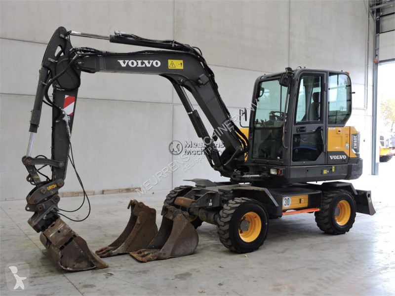 Escavadora Volvo EW60E