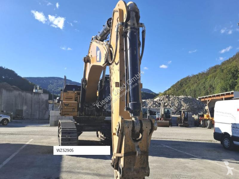 Graafmachine Caterpillar XE