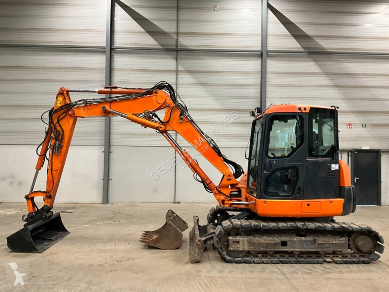 Escavadora Komatsu MR3