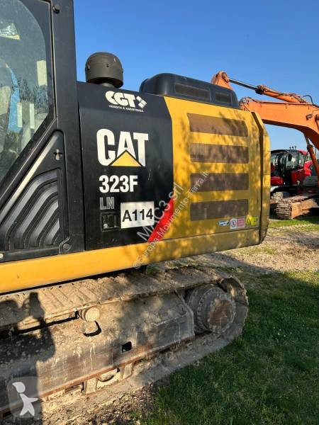 Escavadora Caterpillar