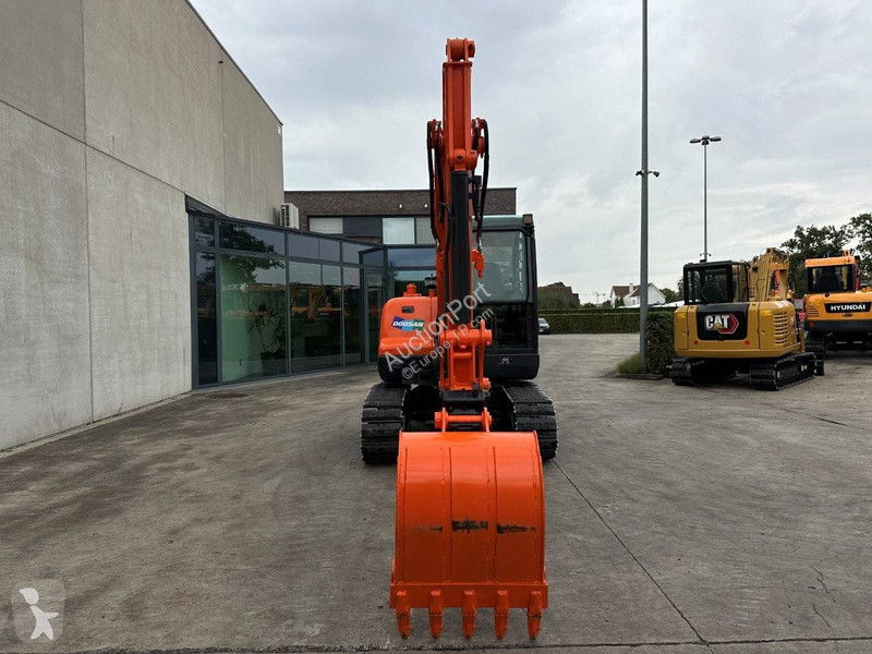 Escavadora Doosan 9C