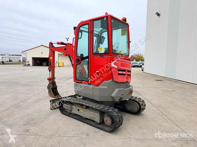 Escavadora Volvo ECR25D