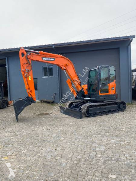 Escavadora Doosan DX85R