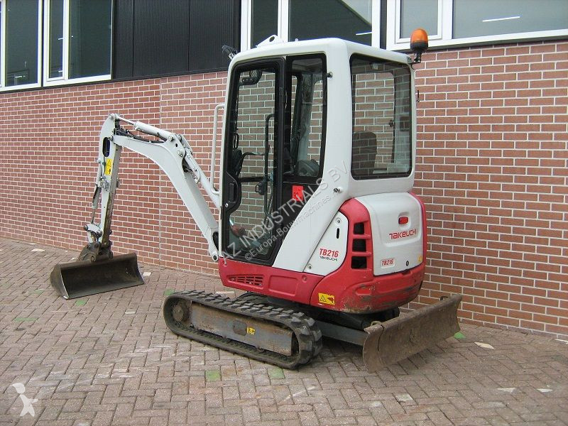 Graafmachine Takeuchi TB216