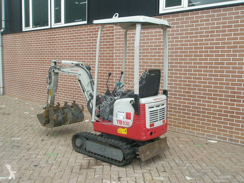 Excavadora Takeuchi