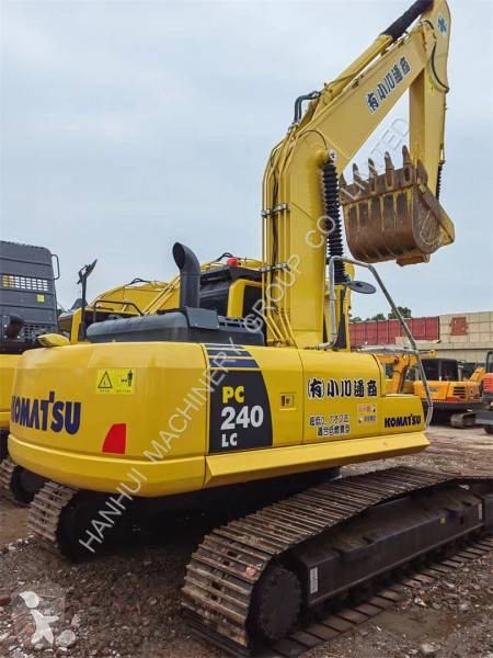 Escavadora Komatsu PC240-8
