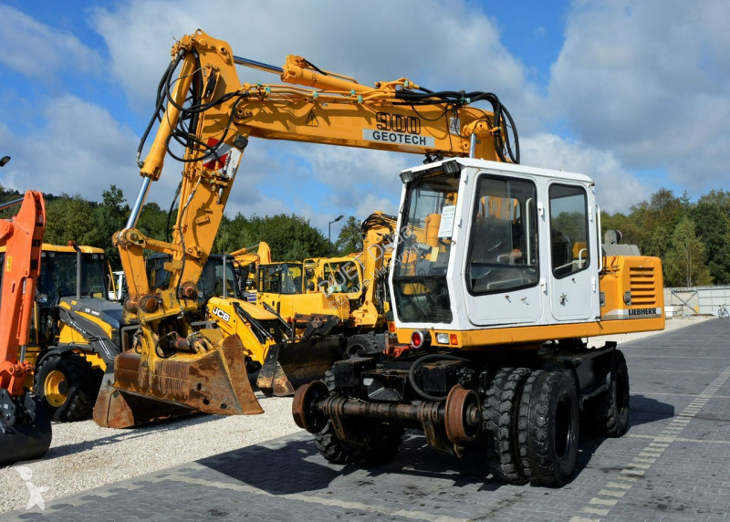 Excavator Liebherr Koparka + Kolej