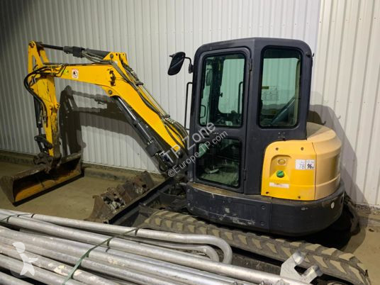 Escavadora Bobcat e50