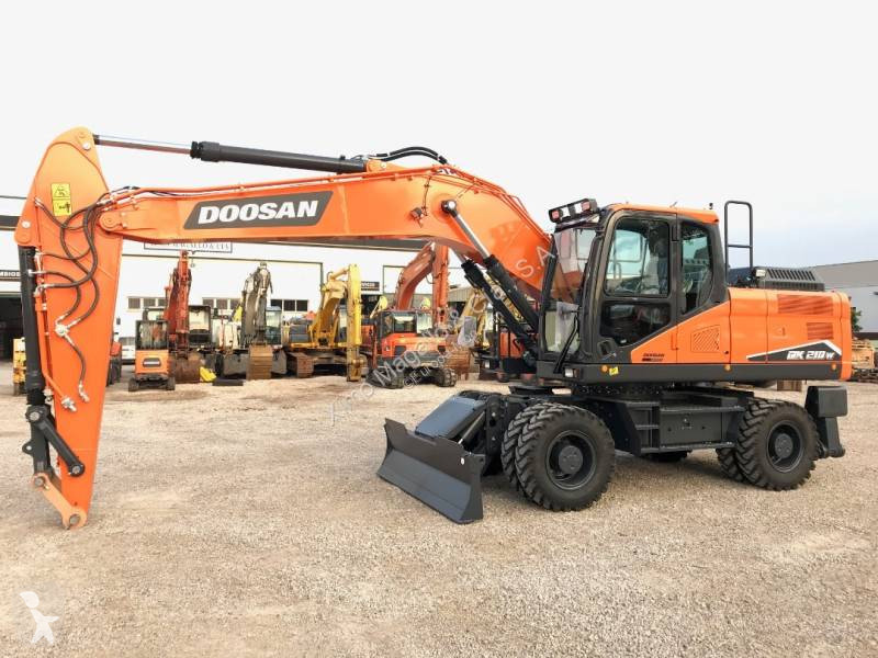 Escavadora Doosan DX210W-7
