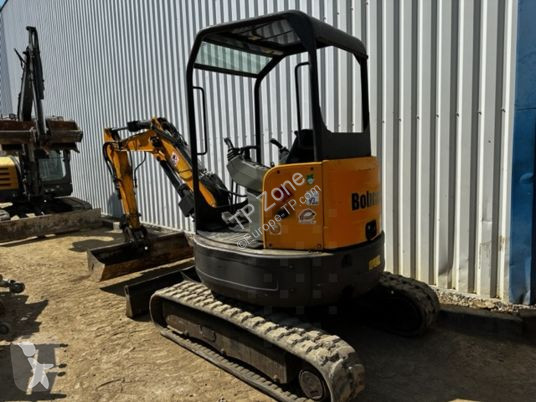 Escavadora Bobcat e26