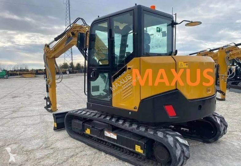 Excavator Komatsu Koparka gąsienicowa MAXUS 9 ton