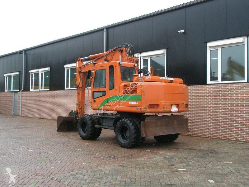 Excavator Hyundai ROBEX140W-7A