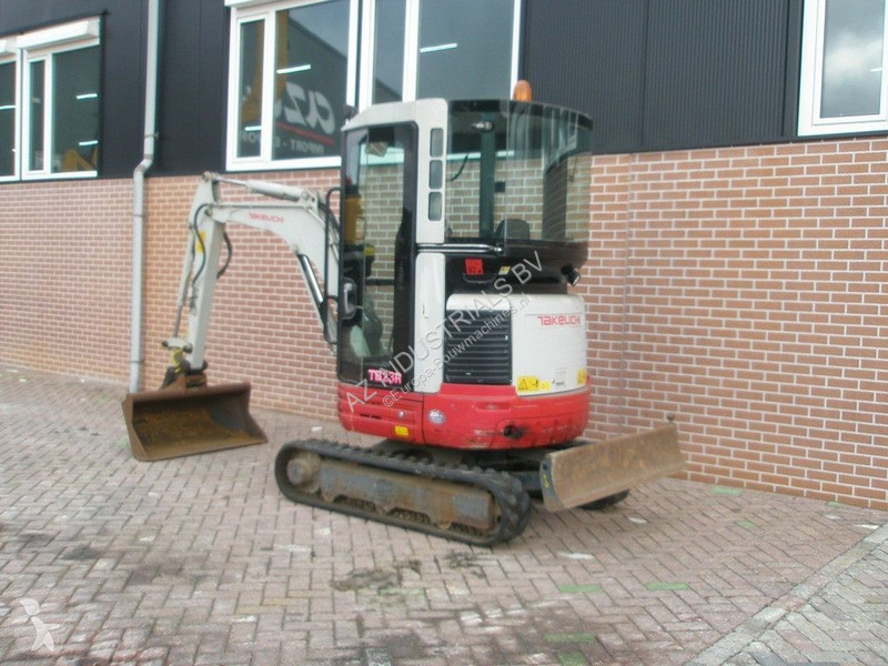 Skovl Takeuchi