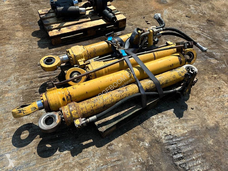 Excavator Caterpillar FT cylinders