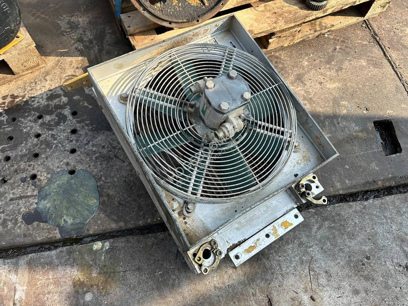 Excavator Caterpillar FT radiator