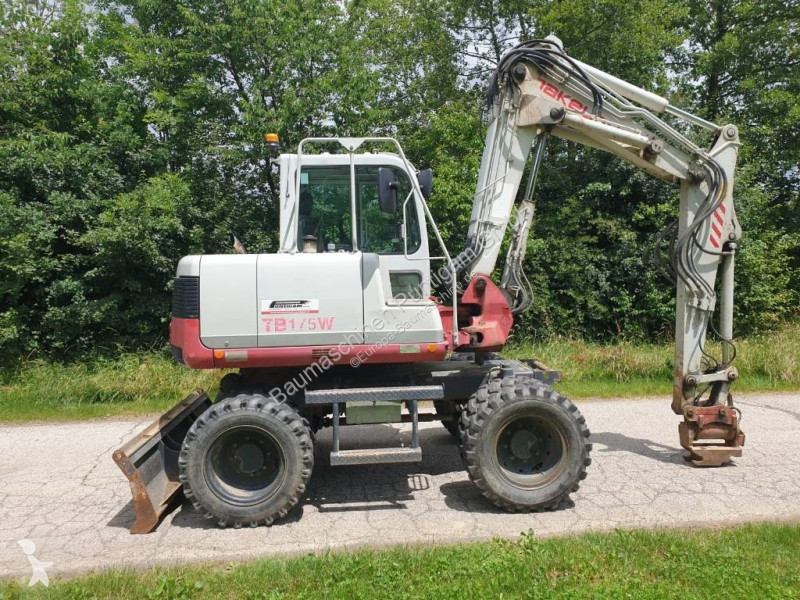Escavadora Takeuchi