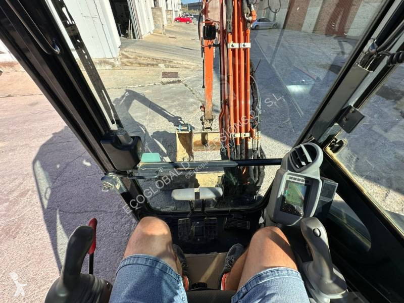 Escavadora Hitachi ZX33U-6 CLR