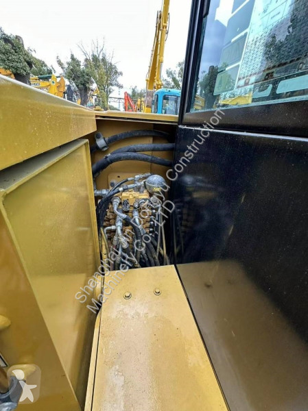 Lopatový nakládač Caterpillar 305.5E