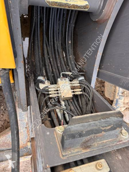 Excavator Mecalac