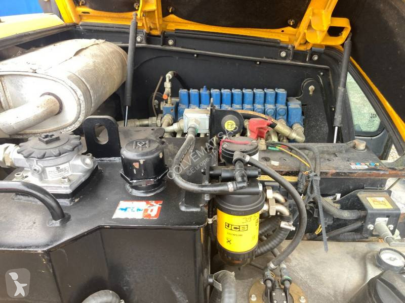 Escavadora JCB 85Z-1