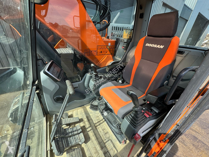 جرافة Doosan -5 - 680 hours