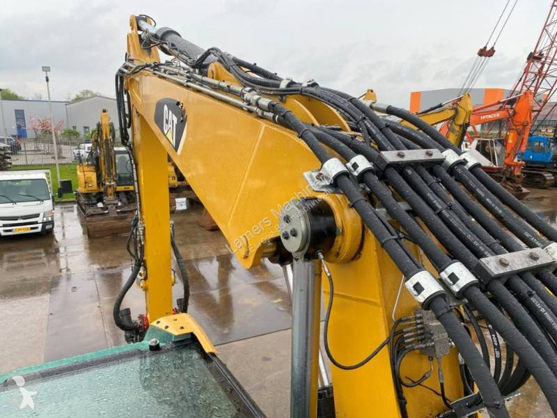 Escavatore Caterpillar F