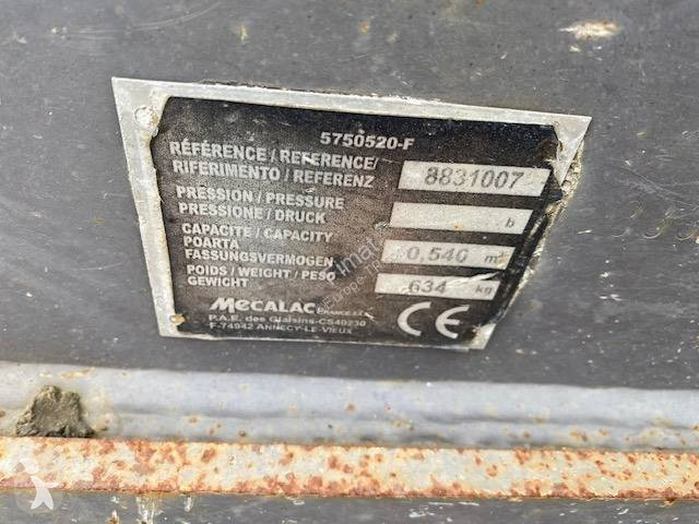 Escavadora Mecalac