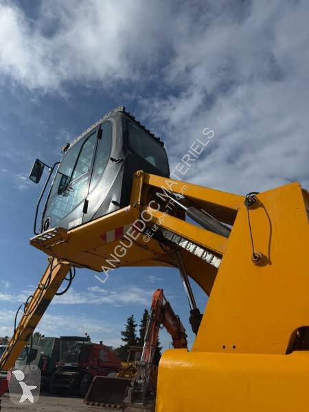 Excavator JCB