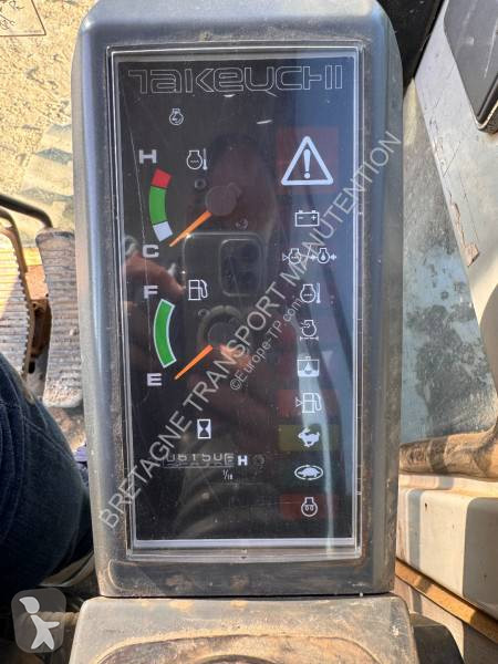 Escavadora Takeuchi