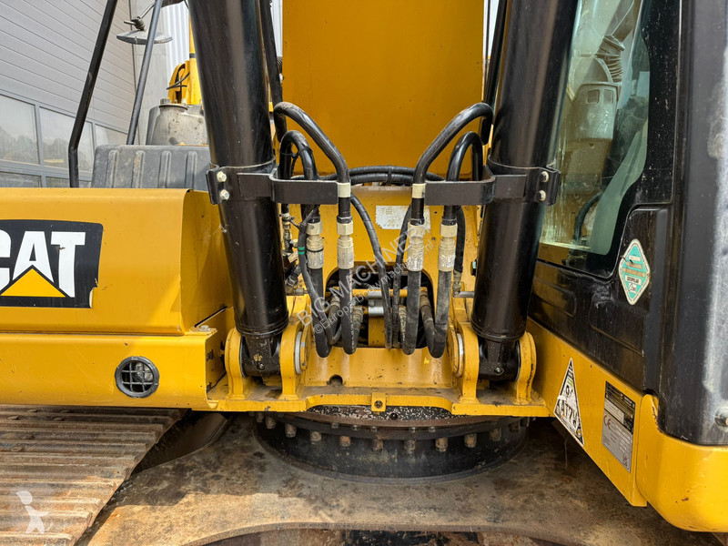 Graafmachine Caterpillar 323