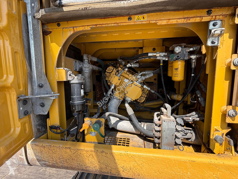 Graafmachine Caterpillar FL
