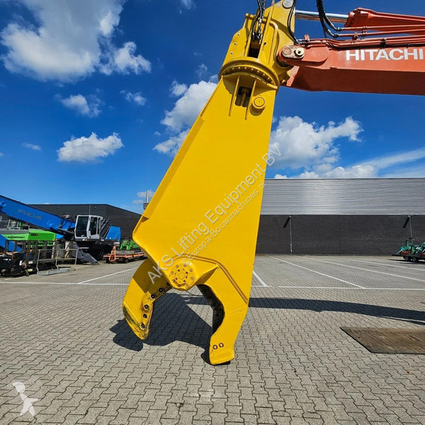 Excavadora Hitachi -5 with scrap shear Labounty...